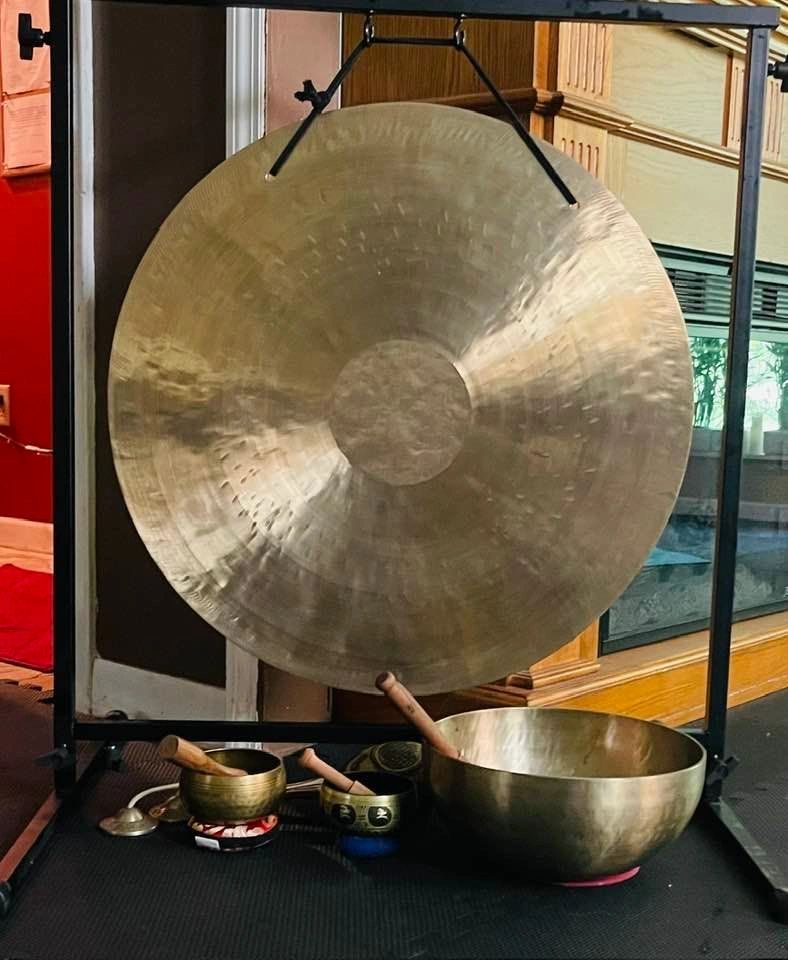 Brass gong and singing bowls for sound healing
